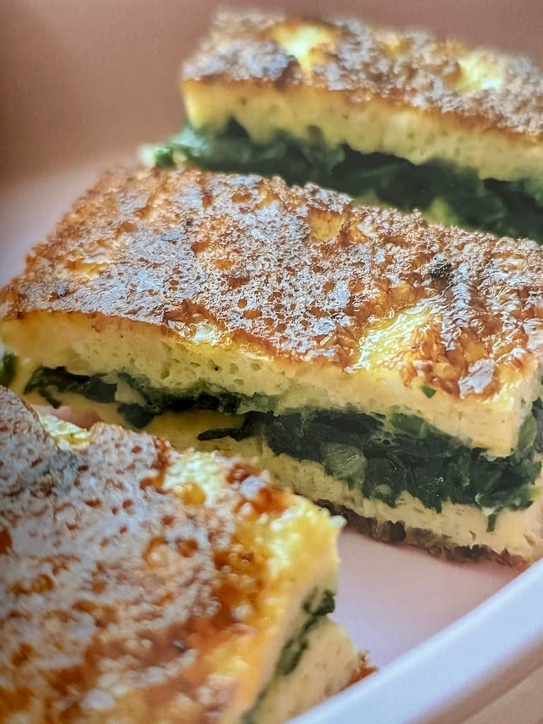 Omlet sa špinatom i sirom